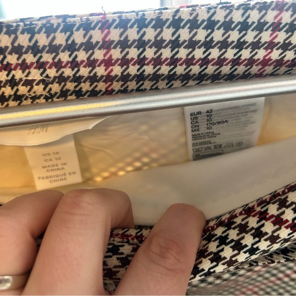 H & M Plaid skirt with belt - Picture 2 of 2